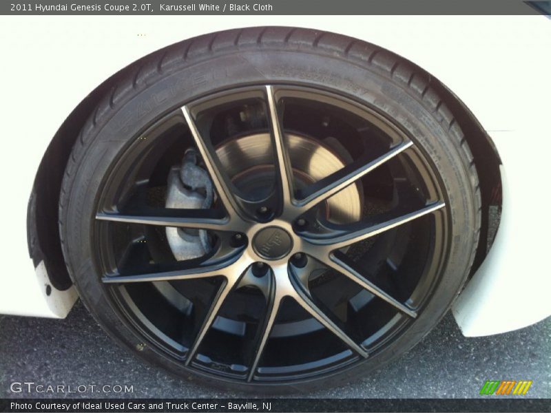 Karussell White / Black Cloth 2011 Hyundai Genesis Coupe 2.0T