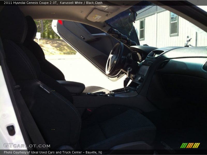 Karussell White / Black Cloth 2011 Hyundai Genesis Coupe 2.0T