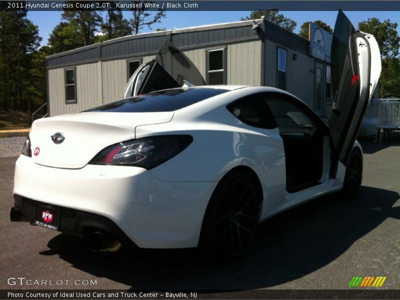 Karussell White / Black Cloth 2011 Hyundai Genesis Coupe 2.0T