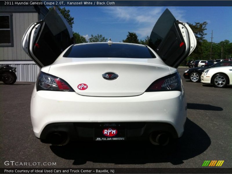 Karussell White / Black Cloth 2011 Hyundai Genesis Coupe 2.0T