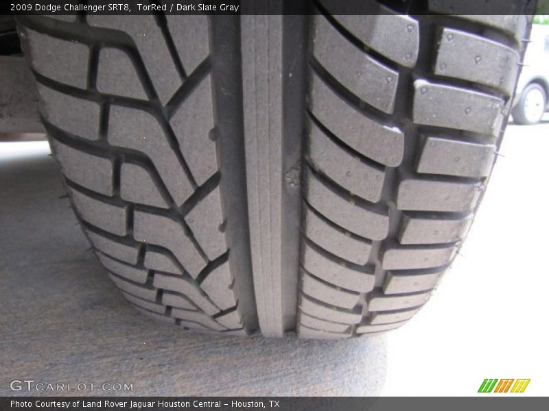 TorRed / Dark Slate Gray 2009 Dodge Challenger SRT8