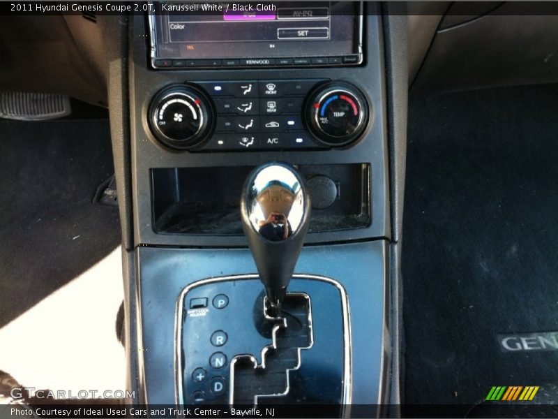 Karussell White / Black Cloth 2011 Hyundai Genesis Coupe 2.0T