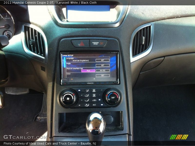 Karussell White / Black Cloth 2011 Hyundai Genesis Coupe 2.0T