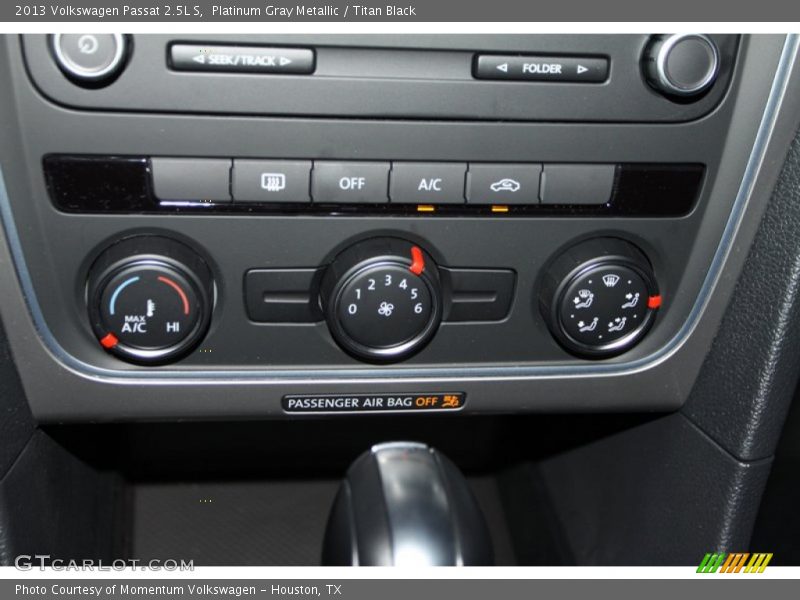 Platinum Gray Metallic / Titan Black 2013 Volkswagen Passat 2.5L S
