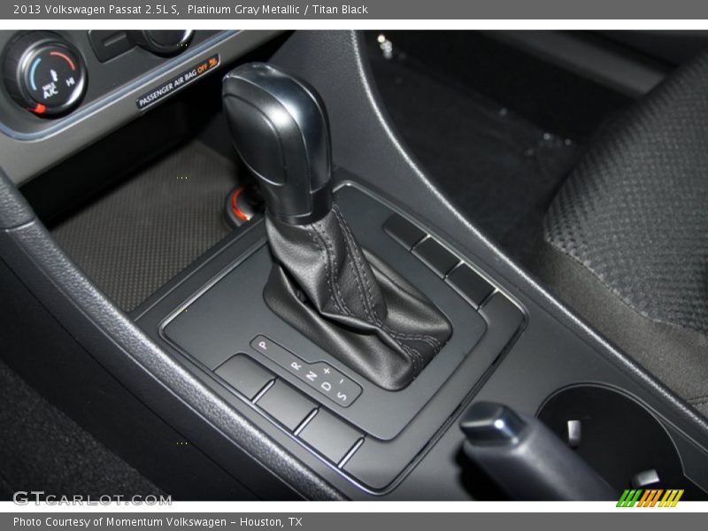Platinum Gray Metallic / Titan Black 2013 Volkswagen Passat 2.5L S