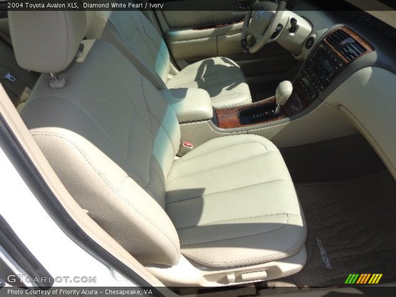 Diamond White Pearl / Ivory 2004 Toyota Avalon XLS