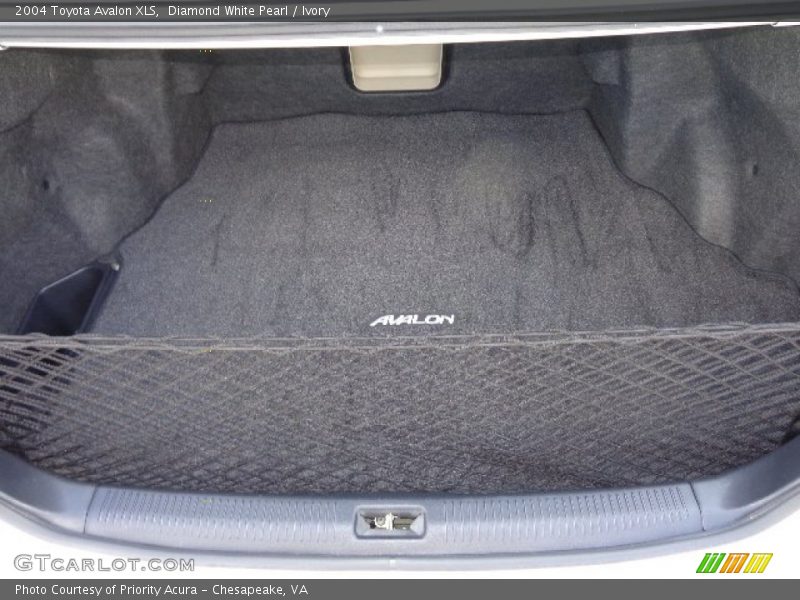 Diamond White Pearl / Ivory 2004 Toyota Avalon XLS
