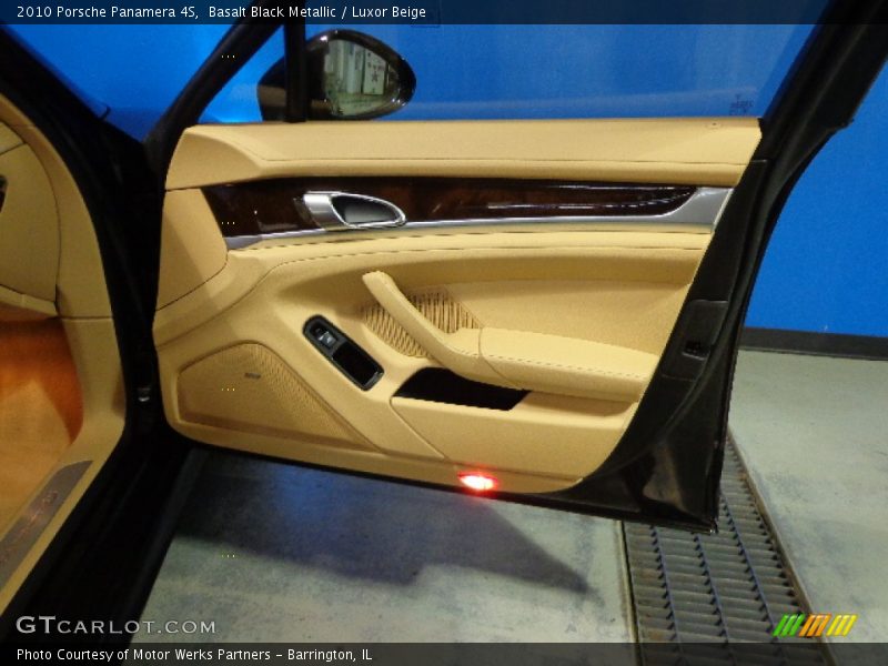 Basalt Black Metallic / Luxor Beige 2010 Porsche Panamera 4S