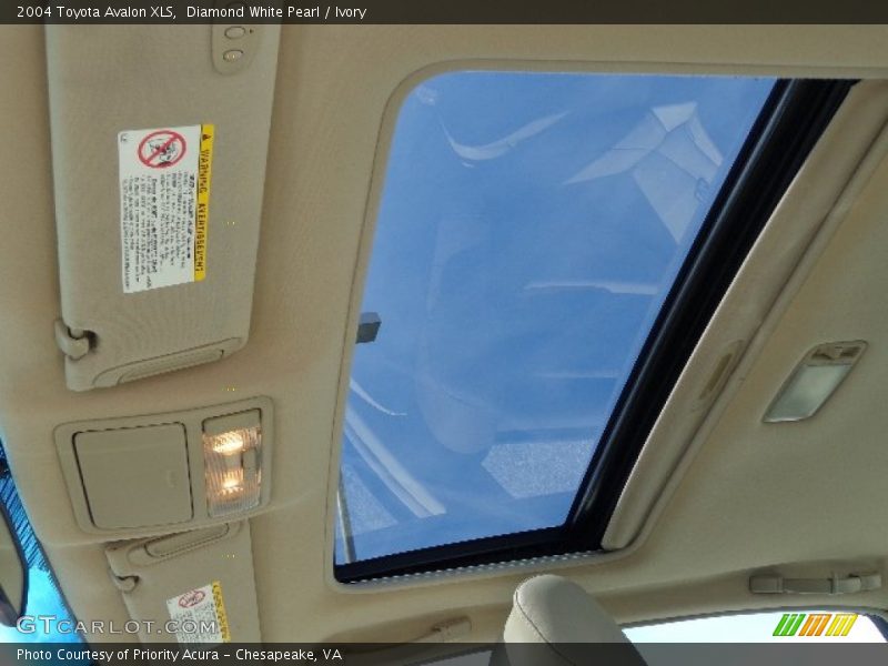 Diamond White Pearl / Ivory 2004 Toyota Avalon XLS