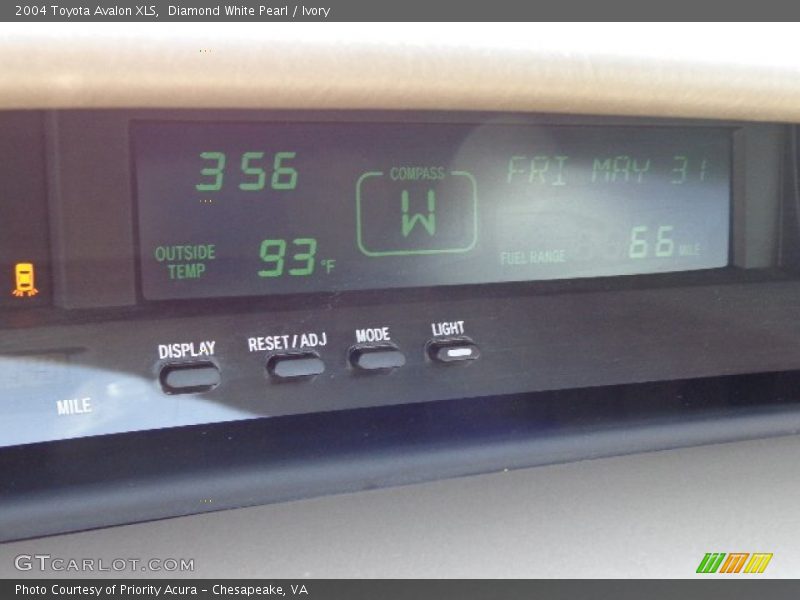 Diamond White Pearl / Ivory 2004 Toyota Avalon XLS