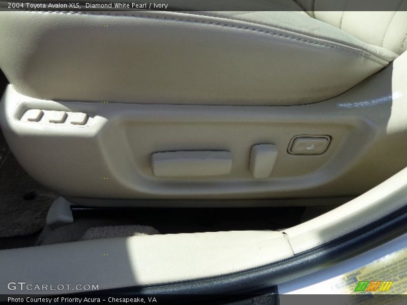 Diamond White Pearl / Ivory 2004 Toyota Avalon XLS