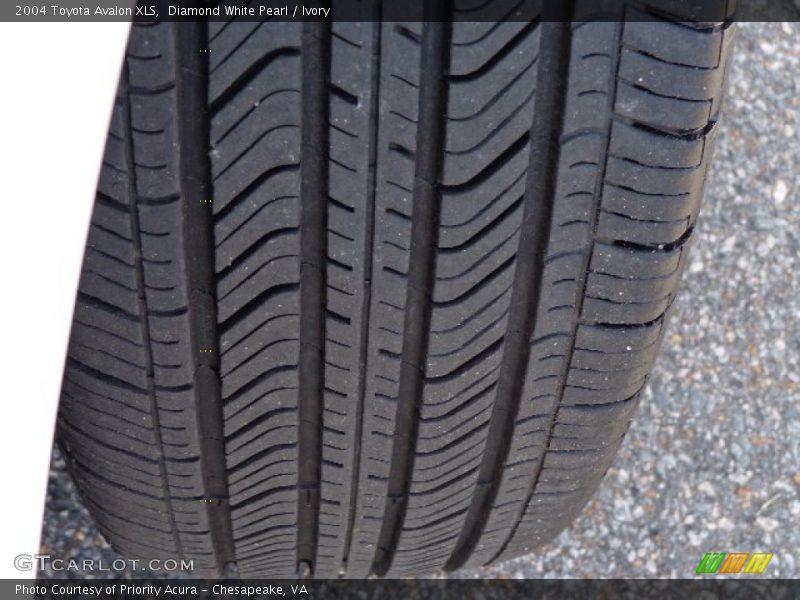 Diamond White Pearl / Ivory 2004 Toyota Avalon XLS