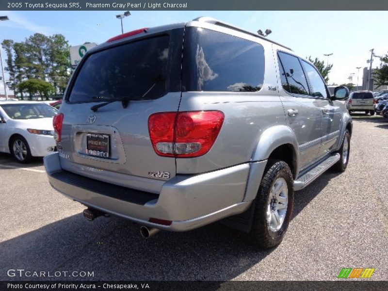 Phantom Gray Pearl / Light Charcoal 2005 Toyota Sequoia SR5