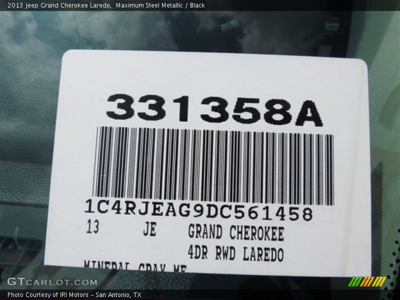 Maximum Steel Metallic / Black 2013 Jeep Grand Cherokee Laredo