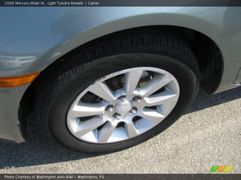 Light Tundra Metallic / Camel 2006 Mercury Milan I4