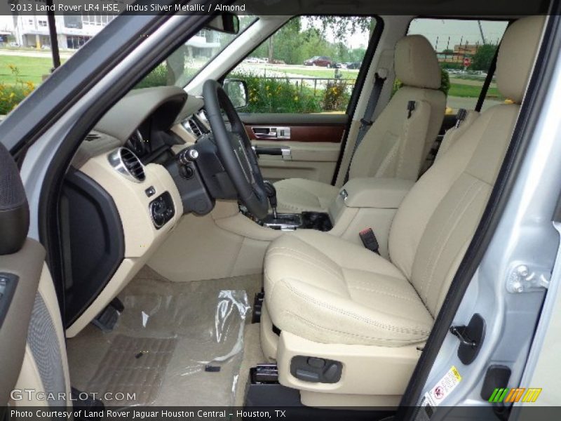 Indus Silver Metallic / Almond 2013 Land Rover LR4 HSE