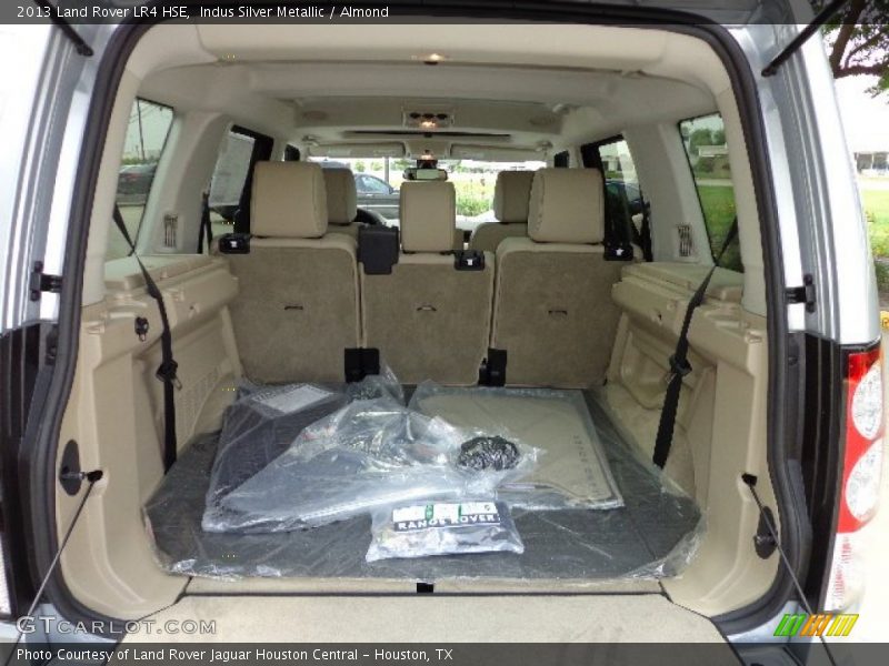 Indus Silver Metallic / Almond 2013 Land Rover LR4 HSE