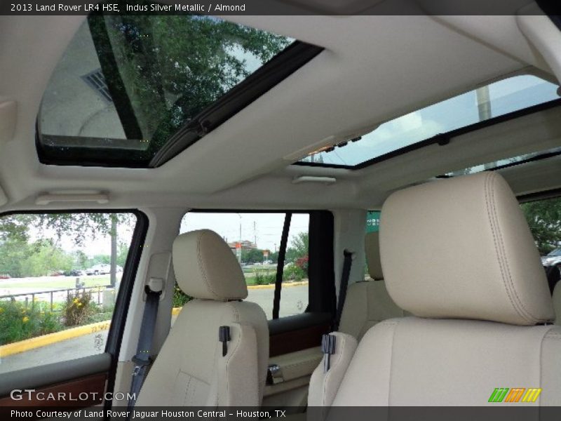 Indus Silver Metallic / Almond 2013 Land Rover LR4 HSE