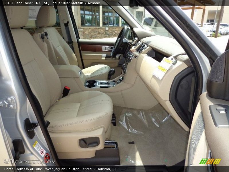 Indus Silver Metallic / Almond 2013 Land Rover LR4 HSE