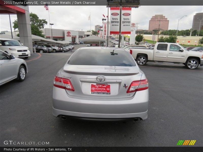 Classic Silver Metallic / Dark Charcoal 2011 Toyota Camry SE
