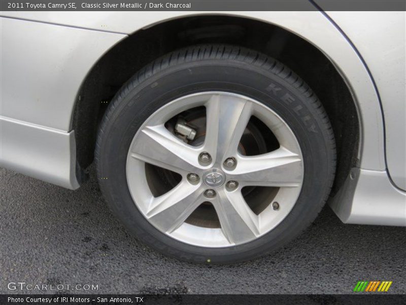 Classic Silver Metallic / Dark Charcoal 2011 Toyota Camry SE