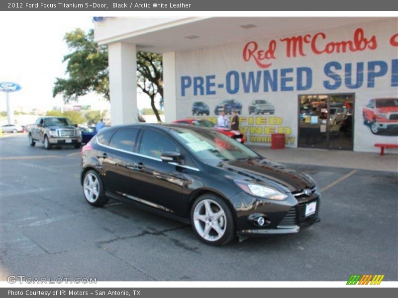 Black / Arctic White Leather 2012 Ford Focus Titanium 5-Door
