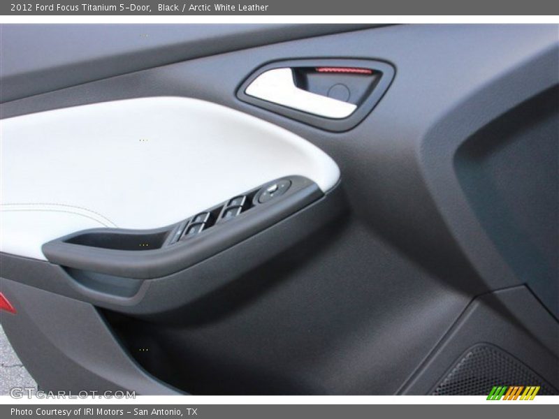 Black / Arctic White Leather 2012 Ford Focus Titanium 5-Door