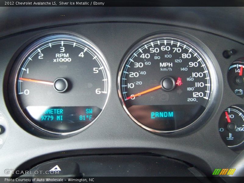 Silver Ice Metallic / Ebony 2012 Chevrolet Avalanche LS