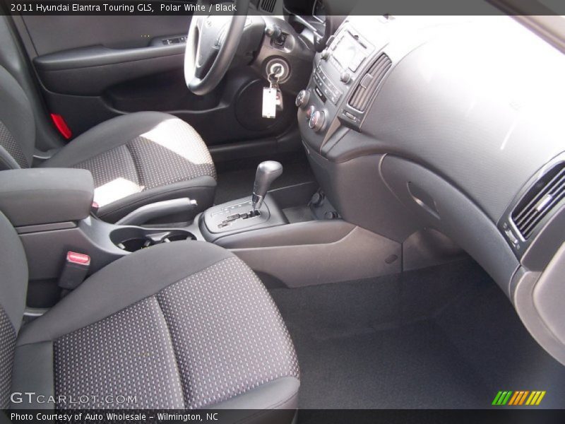 Polar White / Black 2011 Hyundai Elantra Touring GLS