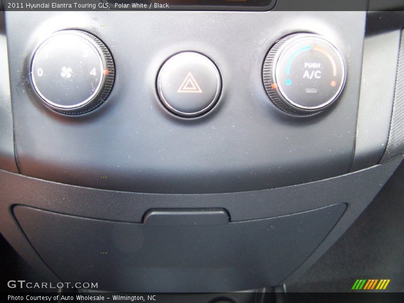 Polar White / Black 2011 Hyundai Elantra Touring GLS