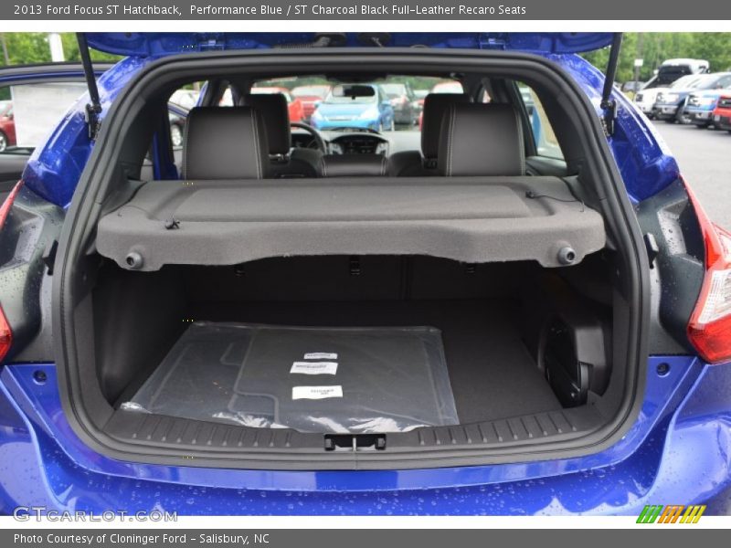  2013 Focus ST Hatchback Trunk