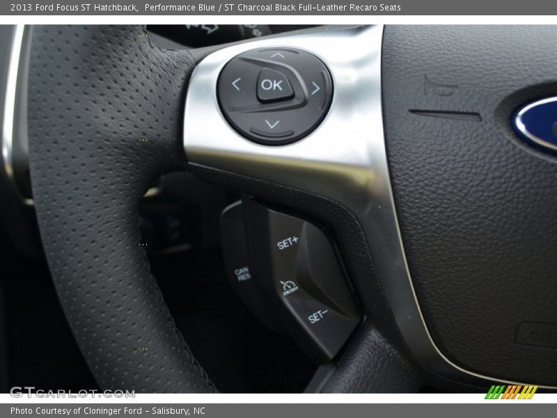 Controls of 2013 Focus ST Hatchback