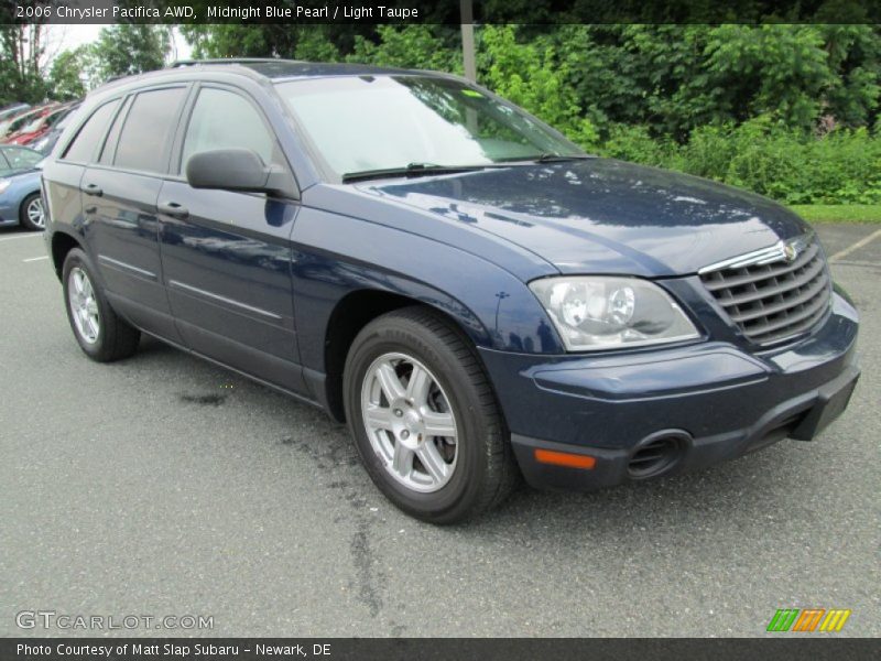 Front 3/4 View of 2006 Pacifica AWD