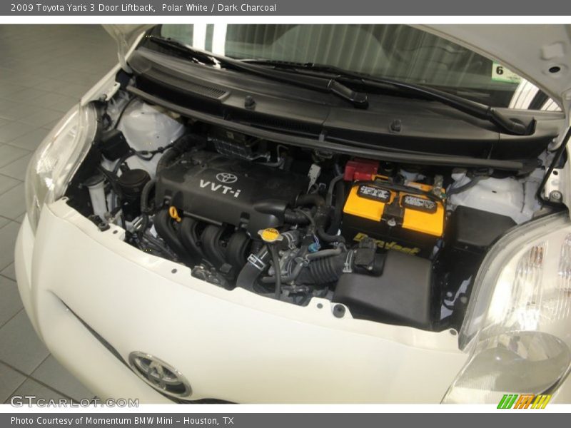 Polar White / Dark Charcoal 2009 Toyota Yaris 3 Door Liftback