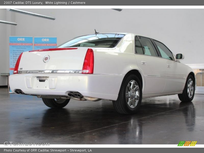 White Lightning / Cashmere 2007 Cadillac DTS Luxury