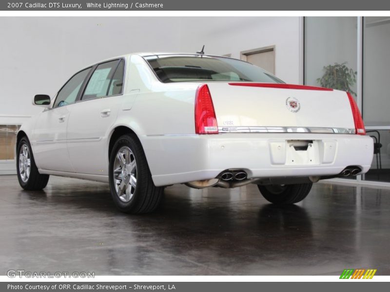 White Lightning / Cashmere 2007 Cadillac DTS Luxury