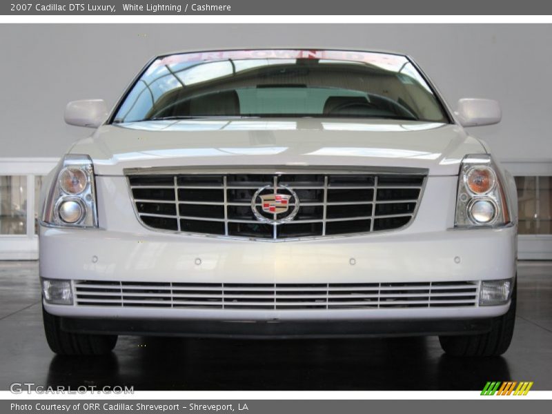 White Lightning / Cashmere 2007 Cadillac DTS Luxury