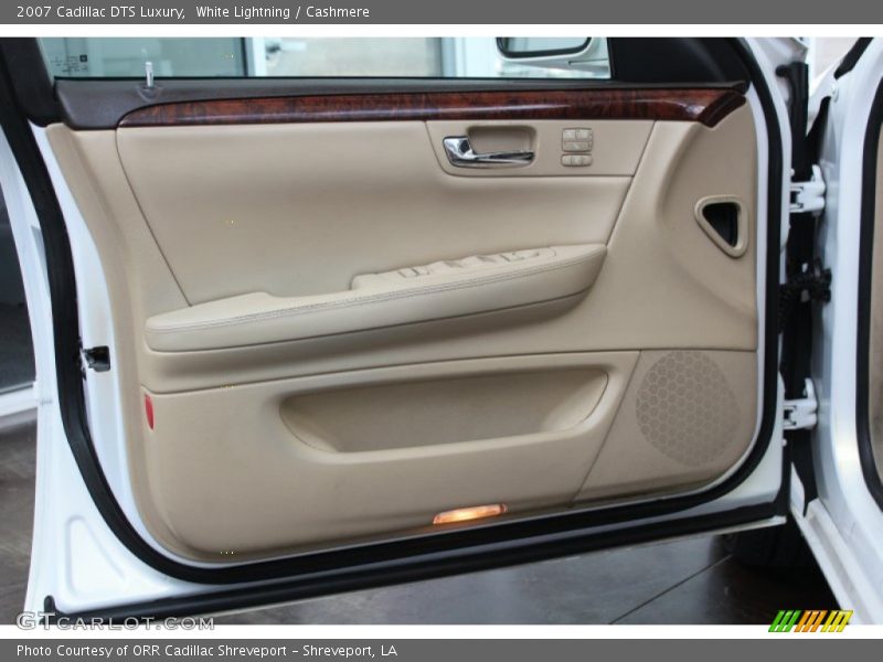 White Lightning / Cashmere 2007 Cadillac DTS Luxury