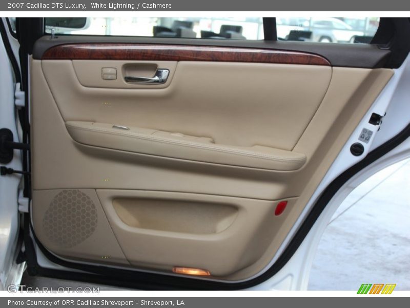 White Lightning / Cashmere 2007 Cadillac DTS Luxury