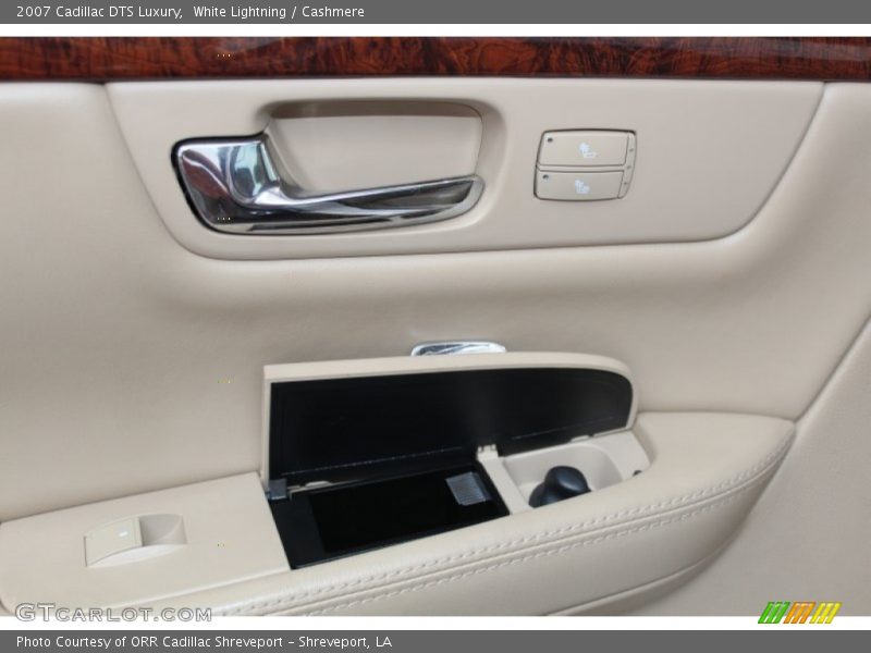 White Lightning / Cashmere 2007 Cadillac DTS Luxury