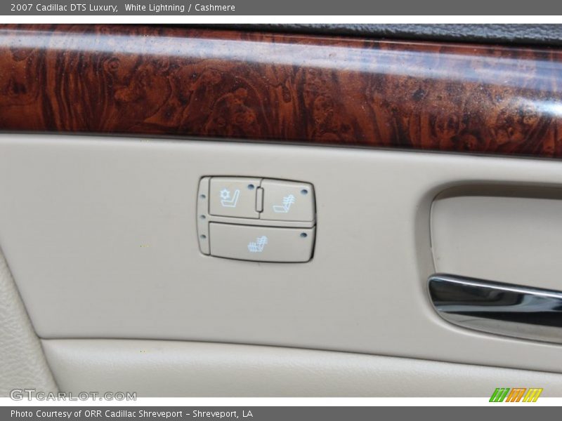 White Lightning / Cashmere 2007 Cadillac DTS Luxury