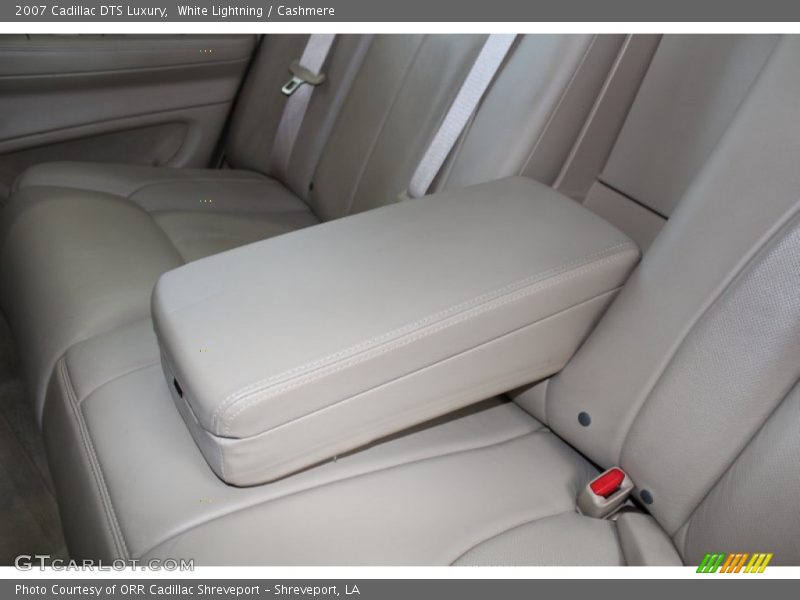 White Lightning / Cashmere 2007 Cadillac DTS Luxury