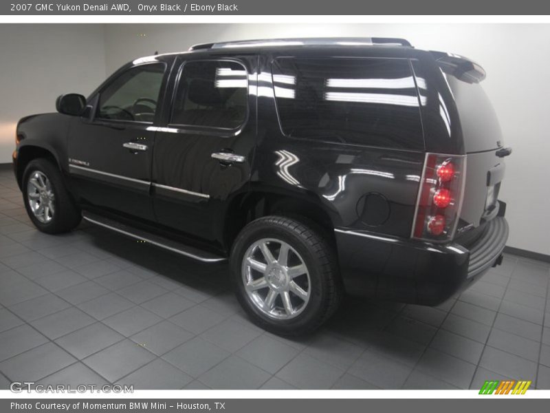 Onyx Black / Ebony Black 2007 GMC Yukon Denali AWD