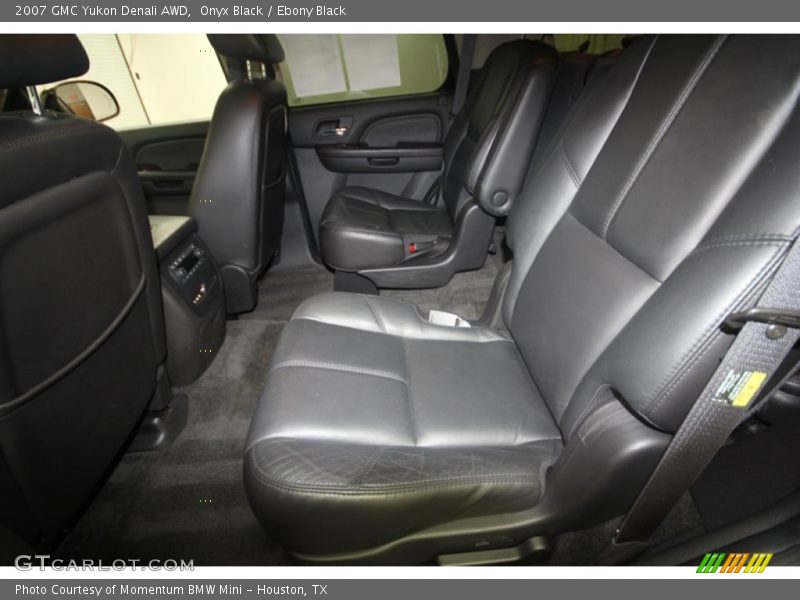 Onyx Black / Ebony Black 2007 GMC Yukon Denali AWD