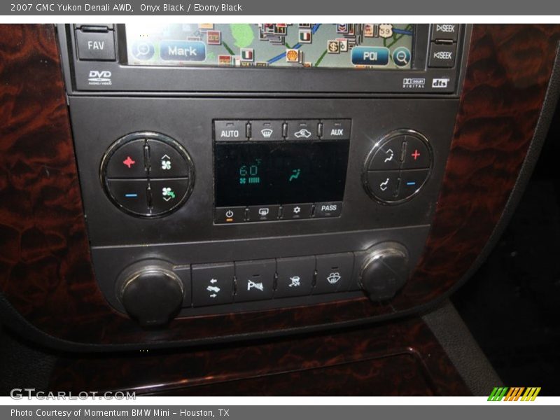 Onyx Black / Ebony Black 2007 GMC Yukon Denali AWD