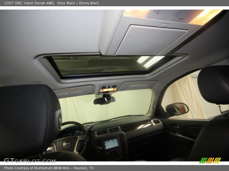 Onyx Black / Ebony Black 2007 GMC Yukon Denali AWD