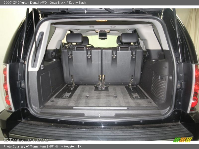Onyx Black / Ebony Black 2007 GMC Yukon Denali AWD