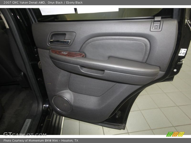 Onyx Black / Ebony Black 2007 GMC Yukon Denali AWD