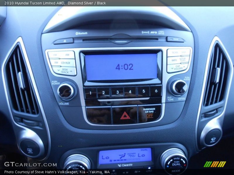 Diamond Silver / Black 2010 Hyundai Tucson Limited AWD