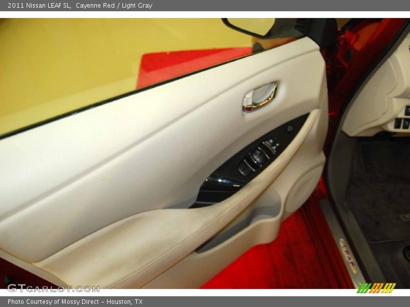 Cayenne Red / Light Gray 2011 Nissan LEAF SL